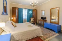 Group Villa with Direct Access to the Sea, Private Pool,Free wi-fi, Garden, BBQ