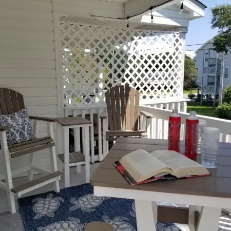 Island House D : Stylish Updated Townhome - Steps to the Beach w/ Pool!