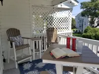 Island House D : Stylish Updated Townhome - Steps to the Beach w/ Pool!