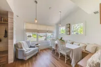 Hamptons Style Cottage