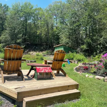 StarryPinesCottage w Cedar Sauna Steps to Trails