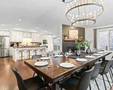 7BR Designer Home in Massanutten Hotels in McGaheysville