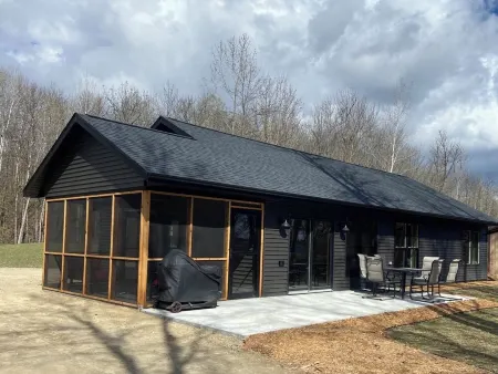 Newly Built Cedarpoint Cottage -Cozy and Relaxing on Jessie Lake -Pet Friendly