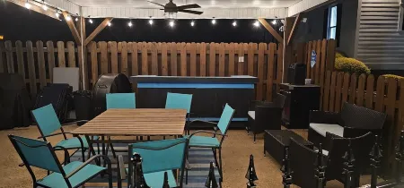 Charming Beach-Themed Studio Apartment in Doerun, GA with Private Pool Отели в г. Доеран