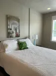 Simply Chic Happy Valley Townhome -15 mins. to PDX Airport Hotel a Sunnyside