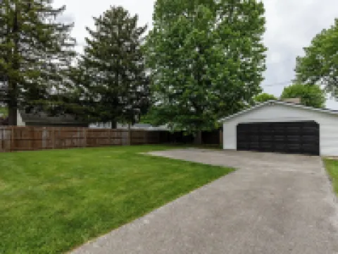 Speedway "Finish Line" House Hoteles en Speedway