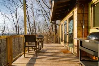 European Cottage House ! Couples getaway in Blueridge