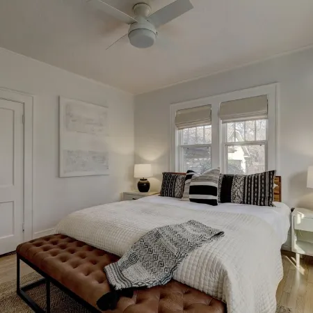 Beautiful & Bright - Walk to OU & the Mont - King Bed, 3 Bedrooms, Fresh Remodel