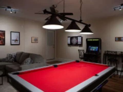 Alabama University Events, 5 bdrm Home by Lake, sleeps 14, 5 mil to Bryant/Denny Hotels in Northport
