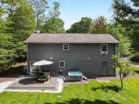 Pocono’s Mountain winter getaway! Community Church附近的飯店