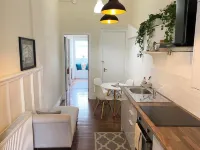 Stunning 2-bed flat with private patio in heart of the west end