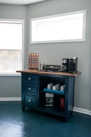 The Landing is a Cheerful 3 bedroom 2 bath home!