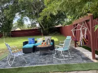 Backyard Oasis, calm, quiet and peaceful. Just pack and come enjoy. Hotels near Health Awareness