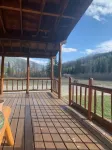 THE CABIN on Lake Creek River