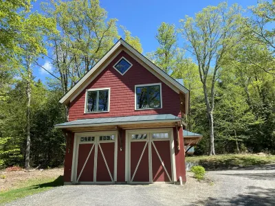 Post and Beam Carriage House in the heart of Mad River Valley