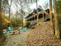 Spacious Cabin for 14 on Fightingtown Creek – Private Trout Fishing Retreat Hotels in der Nähe von Delphi University
