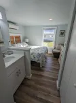 Coastal Cottage, walk to downtown Beaufort, close to beaches, pet friendly.
