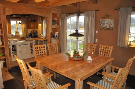 A Cottage, Traditional, As You Would Expect on the Island of Rügen! Отели рядом с достопримечательностью «Caravan Camp "Baltic Sea" Dranske / Rügen»