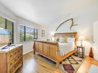 The Treehouse on Lake Travis Hotels in Lakeway