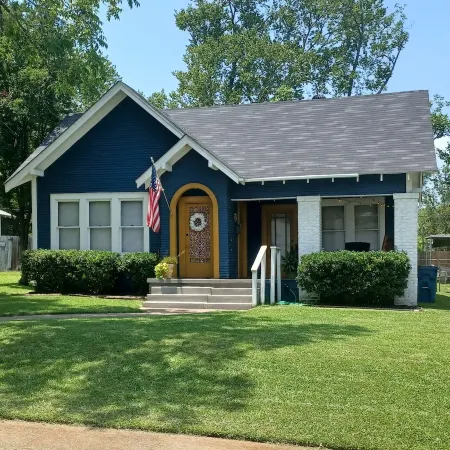 Historic, Cozy Home in the Heart of Town