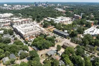 Village View- walkable to NC State & Cameron Village -Pet Friendly