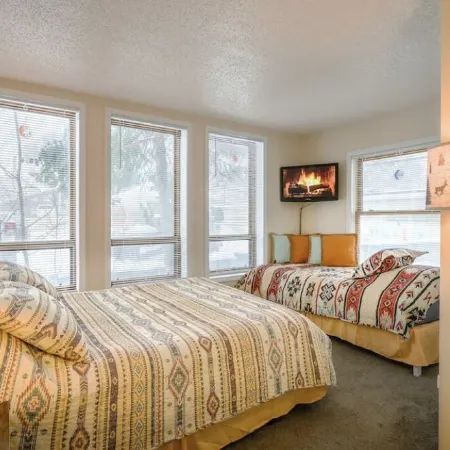 The Slopeside Haven Condo - 300 Feet to Ski Lifts - GoldCreek #102
