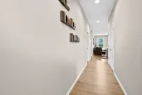 Home away from Home, upscale townhome Hotels in Plover