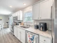 Spacious w/ all King Beds, 15 min from Beach + Downtown, Pup Friendly!