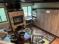 Ski In/Out Newly updated studio near Main St!