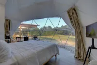 Luxury Glamping Dome “Sol” in countryside with hot/tub near Hot Springs