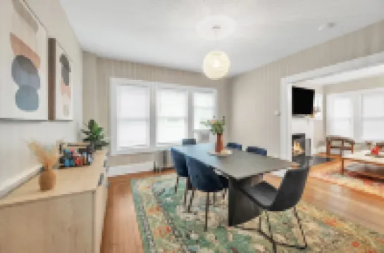 Beautiful 4BR 2 Bathroom House with Parking