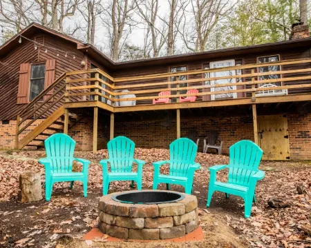 Cozy Cabin in Massanutten Resort, private yard, minutes from attractions! Hotels in Massanutten