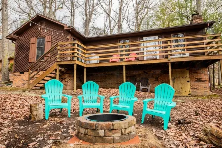 Cozy Cabin in Massanutten Resort, private yard, minutes from attractions! Отели в г. Массанаттен