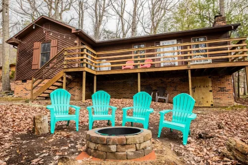 Cozy Cabin in Massanutten Resort, private yard, minutes from attractions!