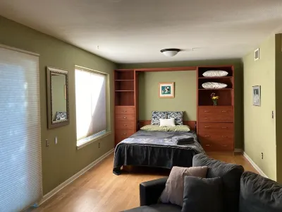 Central Boulder Studio Condo - Quiet Space Close to Downtown! 콜로라도 볼더 대학 주변 호텔