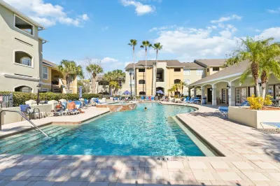 SPECIAL SUMMER PRICES! King-size bed. Free parking. renovated!