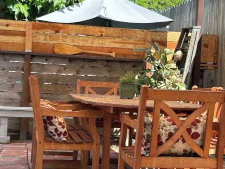 Eastside Costa Mesa, Close to Disneyland, Beaches.1.5 Miles to Jwa Airport. Отели рядом с достопримечательностью «Ногачи Гарден»