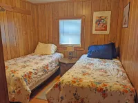 Classic and Affordable Lake Home, WWII Display, Canoe, Deck, Quiet Neighborhood