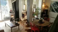VILLA, 55 m2, BIOT, 4 / 6Pers, south-facing wooden terrace, swimming pool in private domain