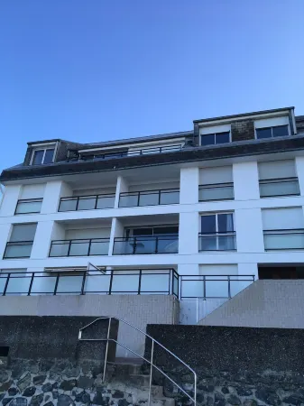 EXCEPTIONAL SEA VIEW! IDEAL AS A COUPLE FOR A RELAXING AND COMFORTING STAY.