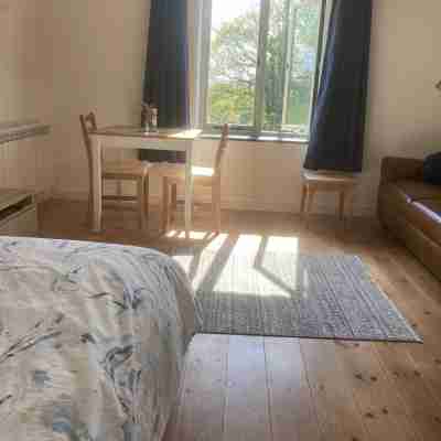 Cosy modern barn annex for two people. Rooms