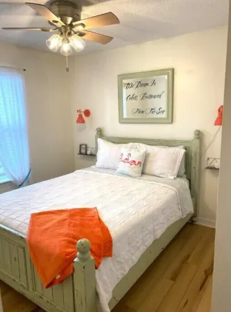 Navarre Beach Getaway! Stay for Free if You Move to Navarre! Отели в г. Наварр