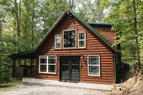 "The Lantern" Woodsy Cabin Experience w/ HotTub