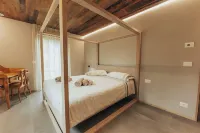 A beautiful wood and glass chalet at the edge of the Forest Hotels in Santo Stefano di Cadore