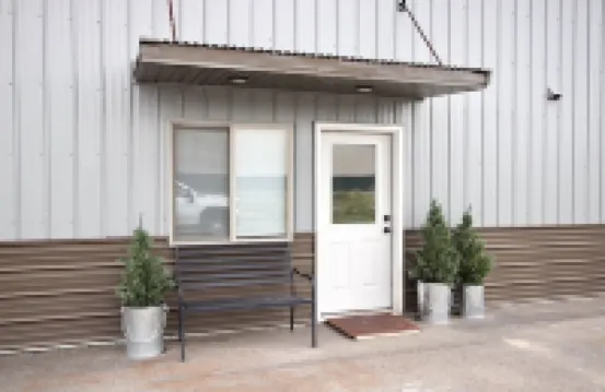 Urban & Hip Suite in the Warehouse District, Pets Allowed