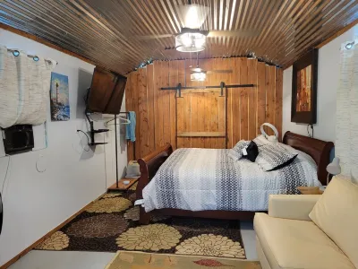 Modern Style Cabin with deck to watch ranch animal