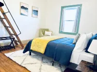 El Sol, Charming Historic Apartment with Modern Updates in Downtown Farmington