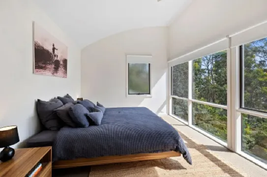 Boxy's Beach House: Perfect Location - Sea ViewsPeace & Quiet - Walk Anywhere