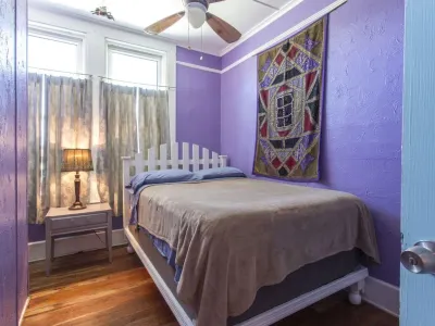 Traders' Haven - Historic 8th Ave, Pass-a-Grille 3 Bedroom Hotels near Gulf Beaches Historical Museum