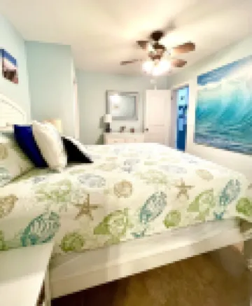 RITA'S PARADISE 37.5' DOCK-Cabana Club-TIKI HUT-Screen Porch-ICE MAKER-Bait Frez